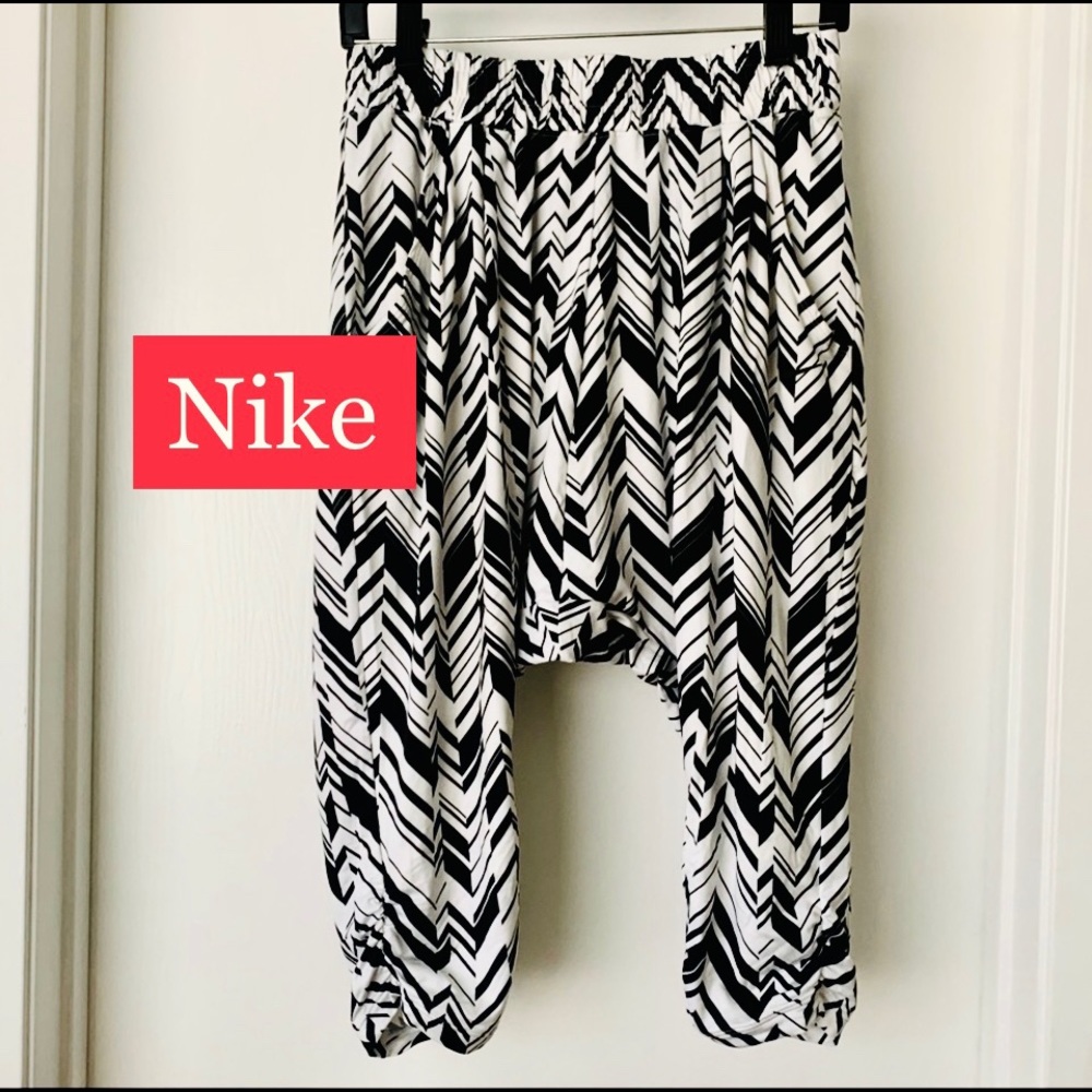 Nike “Freeze Frame” Avant Dry Fit Capri Harem Pant